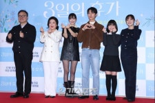 [포토] 3일의 휴가 주역들의 귀여운 하트