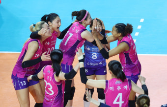 ‘김연경 22점 폭발’ 흥국생명, 연패 탈출 성공…정관장은 3연패 수렁