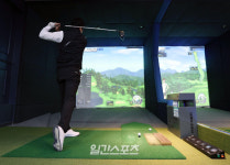 [뱁새 김용준 프로의 골프 모험] 스크린 골프를 치면서도 골프가 줄지 않으려면?