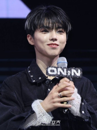 [포토] 인사말 하는 올아워즈 온