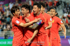 중국축구 '대망신'…슈팅수 10-20 열세, 피파랭킹 106위 타지키스탄과 무승부