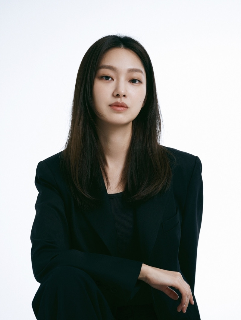 배우 정유민, 클로버컴퍼니와 전속계약 체결! 새로운 도약에 기대함