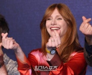 ‘아가일’ 브라이스 달라스 하워드가 ‘스킨케어’를 10번 반복한 이유