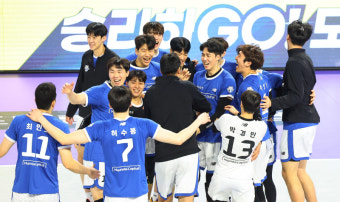 현대캐피탈, 日 대표팀 세계 4위 이끈 명장 필립 블랑 감독 선임···8월 합류 [오피셜]