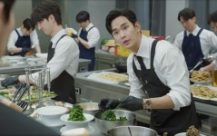 김수현 잡으려 헬기 띄운 김지원…신데렐라 스토리 뒤집은 ‘눈물의 여왕’ [IS리뷰]