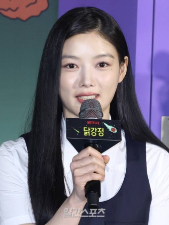 ‘닭강정’으로 변한 딸을 구하라! ‘극한직업’ 이병헌 감독 표 신계(鷄)념 코미디[종합]