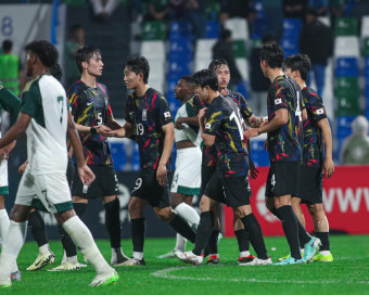황선홍 없는 U-23 대표팀, 개최국 사우디 잡았다…엄지성·배준호 합작골, 호주와 결승 격돌