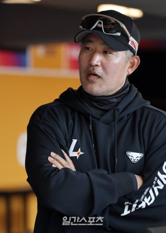 [포토]이숭용 감독, 선수들에게 감사