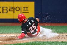 '김도영 130m 홈런·최형우 결승타' 연장에도 강한 KIA, 키움 꺾고 선두 질주 [IS 고척]