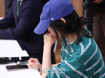 [포토] 고개 숙인 민희진 어도어 대표