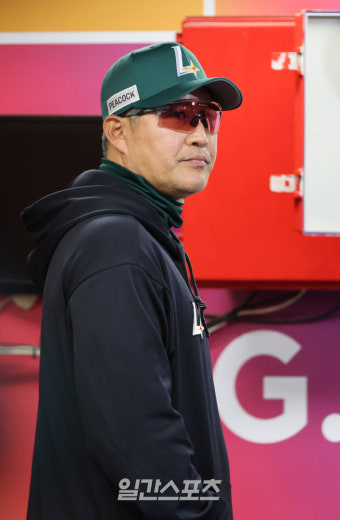 0-5로 뒤지던 경기를 8-7로 뒤집은…이숭용 감독 