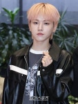 [포토] 보이넥스트도어 리우, 하트 받으세요