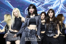 [포토] 에스파; 화끈한 아마겟돈 무대