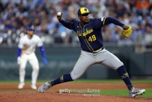 0이닝 4볼넷 3실점 NPB 최고 166㎞/h 비에이라, 볼티모어에서 DFA