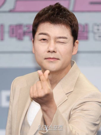 [단독] 전현무, 파리올림픽 역도 중계..KBS서 첫 스포츠 캐스터 도전