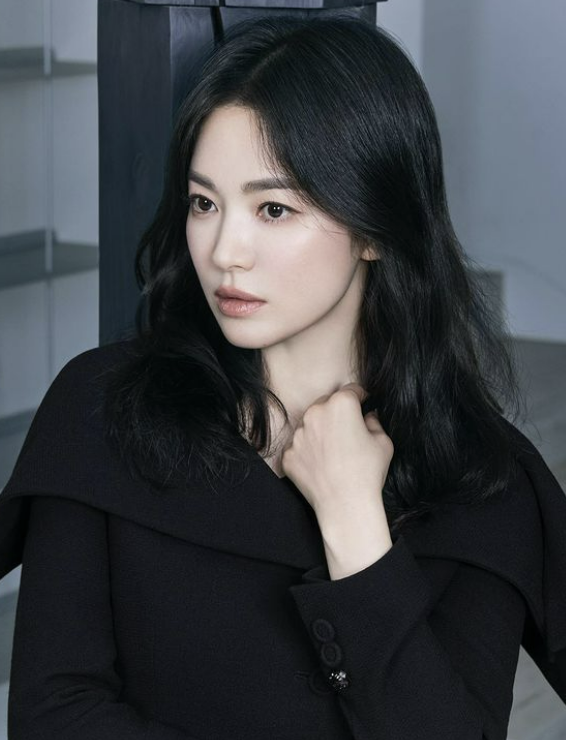 송혜교, 오컬트 영화 검은 수녀들 촬영위해 6개월 흡연 연습
