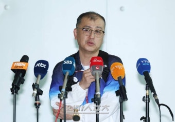 [포토] 포부 밝히는 김학균 배드민턴 대표팀 감독