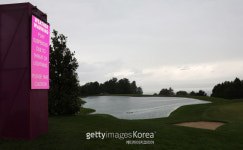 ‘야속한 악천후’ 유해란, 4연속 버디 행진→순연 악재…에비앙 챔피언십 2R 공동 2위