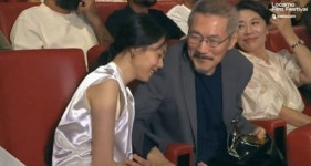 “홍상수, 당신 영화 너무 사랑해”…김민희, 로카르노영화제 최우수연기상 [종합]