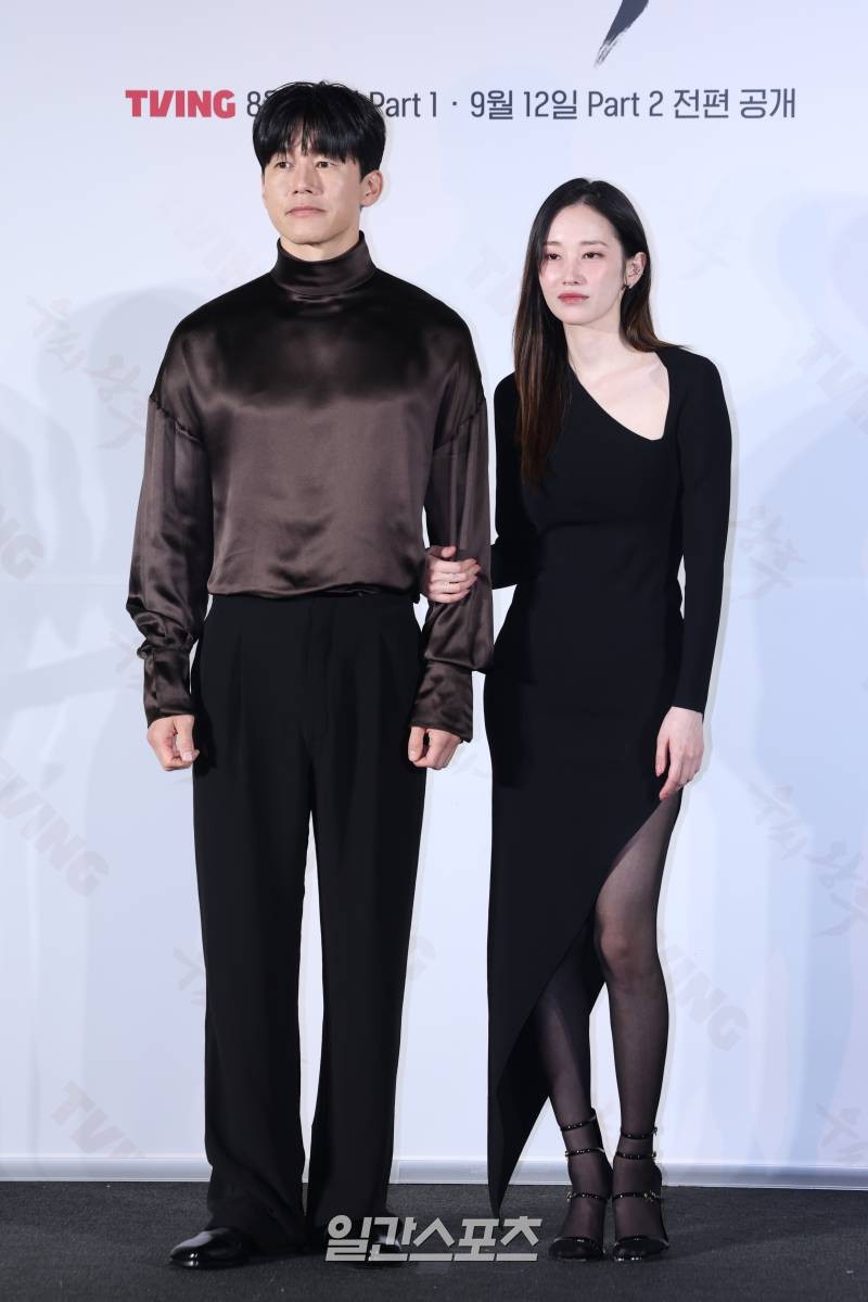 비비-전종서, 새로운 뮤직비디오 DERRE, 여고생 변신으로 화제