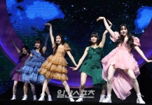 [포토] 피프티피프티, 스테리 나잇~