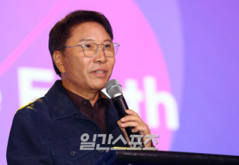 ‘3년간 국내 프로듀싱 금지’ 이수만의 A2O 복귀, 경업금지 약정 위배될까 [왓IS]