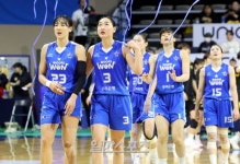 [포토] 우리은행, 53-49 승리