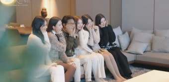 이수만, 日서 깜짝 근황… A20 MAY 멤버들과 ‘화기애애’