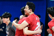 리빙 레전드 신영석, 통산 1300블로킹 달성...역대 1호 [IS 수원]