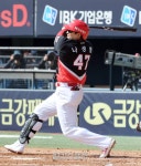 [포토] 선취타점 적시타 날리는 나성범
