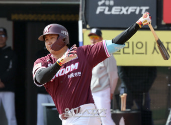 '148 강속구 맞았다' 김동엽 손목 사구로 골절 진단...이적생 성공신화 꿈 날아가나 [IS 고척]