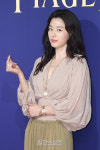 [포토] 전지현, 힐끗~ 손가락 하트