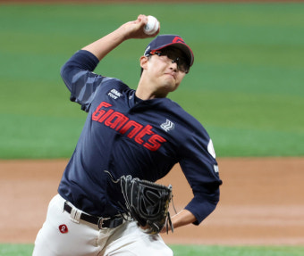 박세웅·김서현·김성윤·전민재+외인 KBO 3~4월 MVP 뜨거운 경쟁