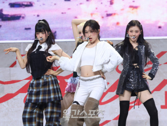 [포토] 베이비돈크라이, '아이들' 소연 프로듀싱 '에프 걸'
