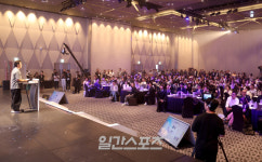 [포토]배우 류승룡, 수상소감 아닌 K포럼 축사