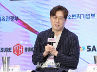 [포토] 역사학자 심용환, 백제 문화 자랑
