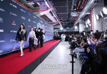 라미야레드카펫 | [포토]KGMA 레드카펫 밟는 미야오