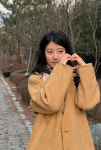 남지현, 카멜 무스탕에 하트 포즈... 일상이 화보 [IS하이컷]