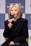 [포토]취재진 질문에 답하는 이미숙