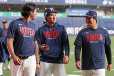 32홈런 거포에게 버스터라니...노시환은 WBC에서 주전으로 뛸 수 있을까 [IS 포커스]