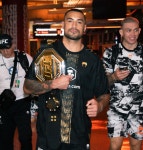 ‘이럴 수가’ UFC 챔피언 벨트가 사라졌다…“나이트클럽 파티 후 잃어버렸다” 솔직 고백