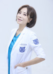 ‘노래하는 치과의사’ 이지, 세미 트롯 신곡 ‘우리 오빠야’  발표
