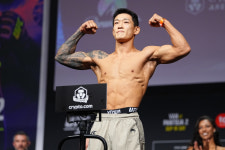 ‘8년 만의 UFC 랭킹 도전’ 최두호, 결전 준비 끝냈다…핏불과 나란히 계체 통과