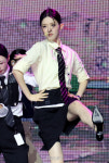 [포토]아일릿 민주, 무서운(?) 블랙요원