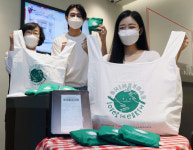 낡은 이불, 오래된 반찬통…재활용으로 가치 더한 ‘진짜 에코백’