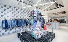 “백화점에서 ‘입던 옷’도 판다”…‘중고품’으로 MZ 모으는 백화점