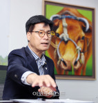 김영식 의원 “카카오 규제, 국민이 원하면 법제화…내실 다질 때” [이코노 인터뷰]