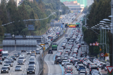 추석 귀경 정체 시작…부산→서울 6시간30분