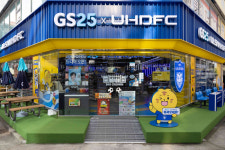 편의점에 축구장이 있다?…GS25, 울산 HD와 축구 특화 매장 오픈