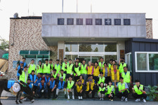 [르포] 지속가능한 미래를 향한 발걸음…시몬스 ‘플로깅’ 봉사활동 현장